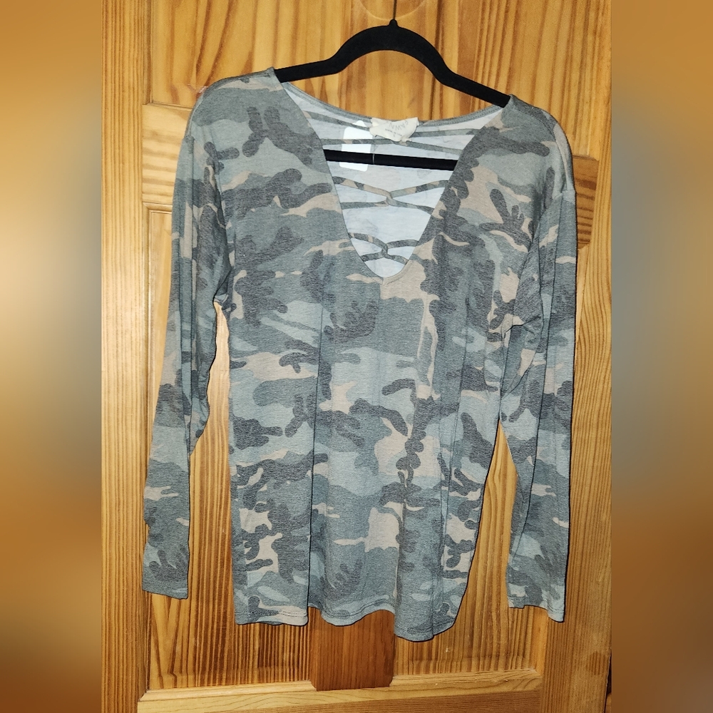 Fantastic Fawn long sleeve shirt size S EUC
